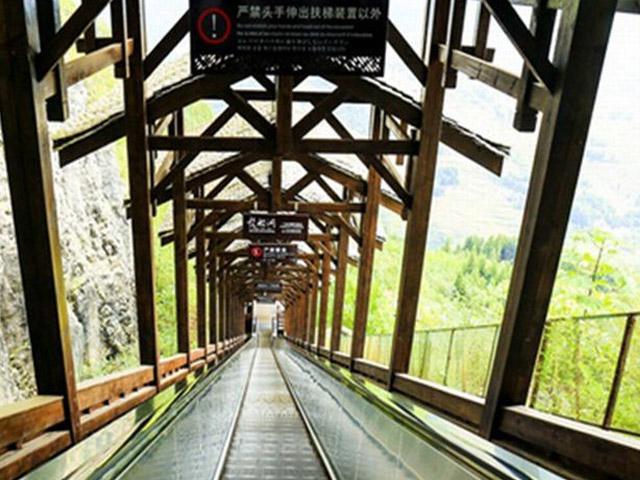 Wow Tiongkok Mempunyai Escalator Terpanjang di Dunia