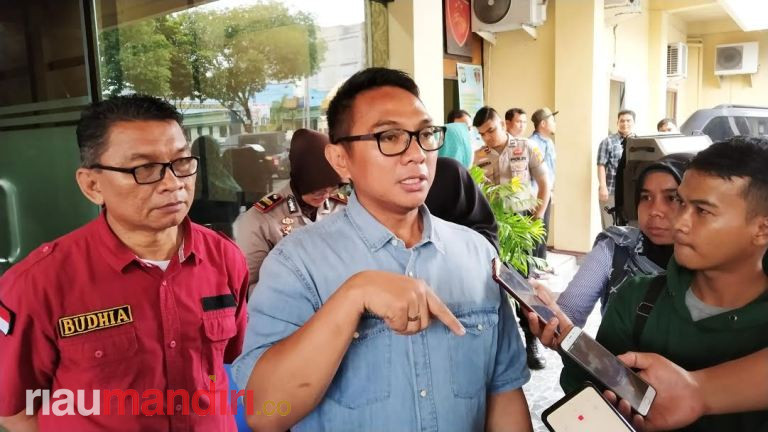 Polresta Pekanbaru Gerebek Gudang Pakaian Bekas