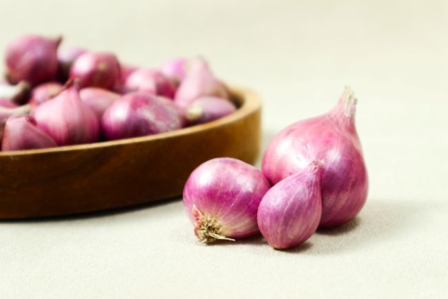 Turunkan Panas Anak dengan Bawang Merah: Mitos atau Fakta?