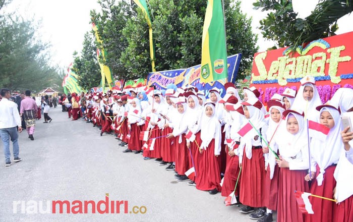 Luar Biasa! 5.000 Pelajar Sambut Kehadiran KSAD Jenderal Mulyono di Mandau