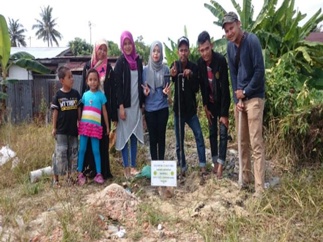 Mahasiswa UMRI Ciptakan Kampung Hijau di Simpang Baru
