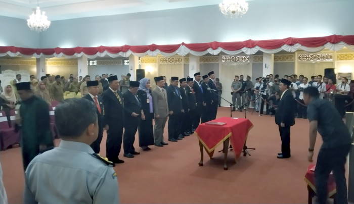 Pesan Gubernur Riau Syamsuar kepada 11 Pejabat yang Baru Dilantik