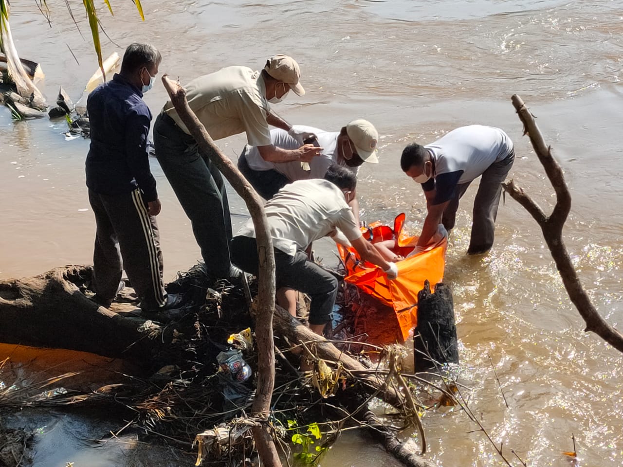 Jasad Bocah yang Hanyut di Sungai Batang Lubuh Ditemukan Pemancing