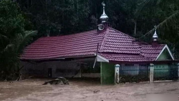 7 Rumah Hanyut Diterjang Banjir Bandang di Lahat Sumsel