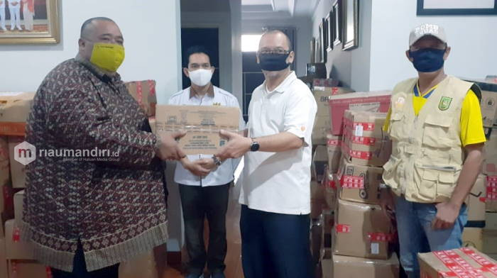 PMRJ Salurkan Bantuan Bagi Warga Riau Terdampak Corona di Jabodebek