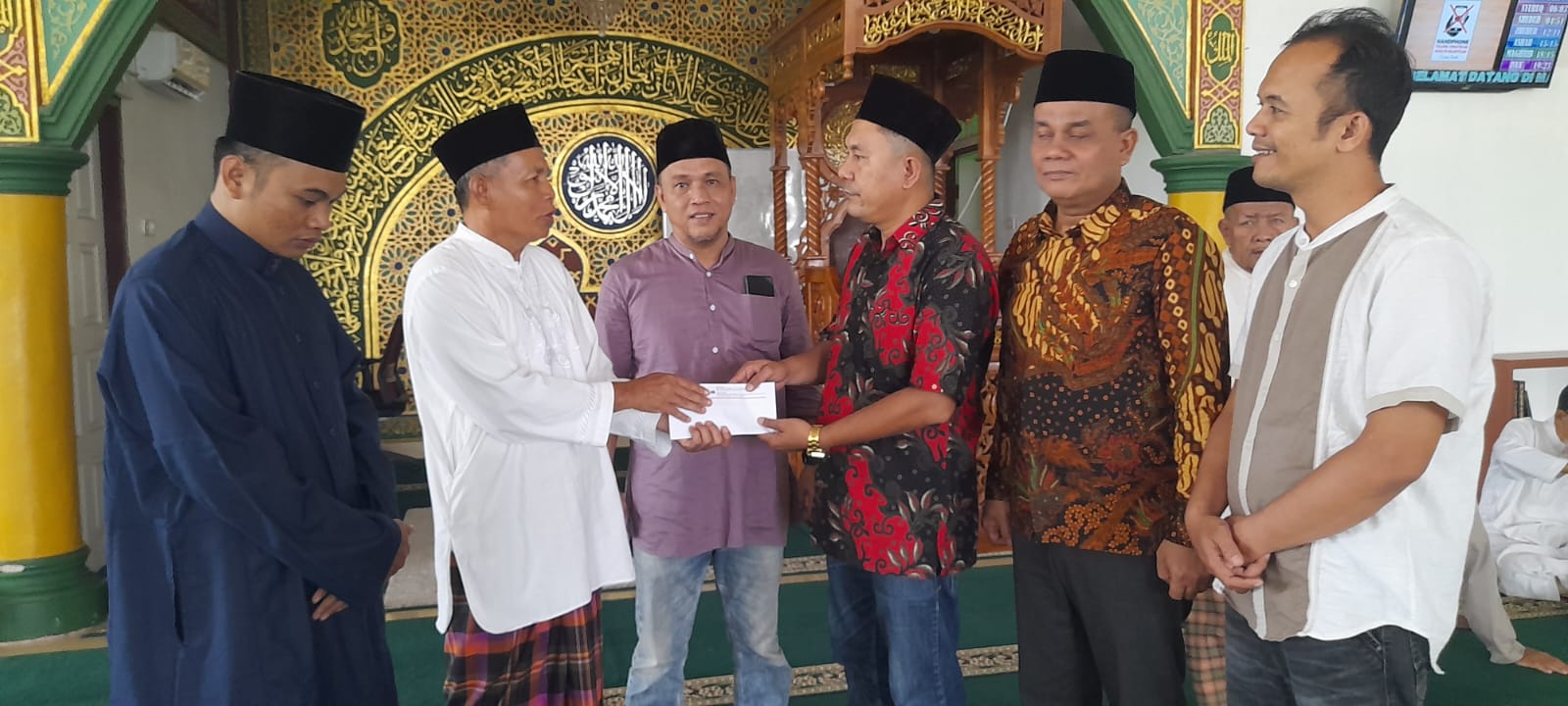 Peduli 100 Masjid di Hari Jumat, Haluan Riau dan Riaumandiri.co Sambangi Masjid Nurul HAQ