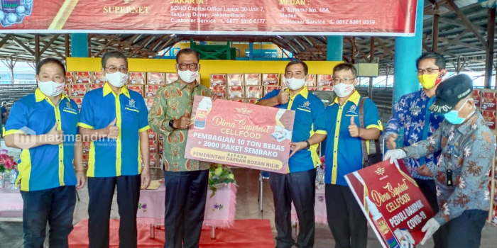 Diterima Bupati Suyatno, Pengusaha Asal Rohil Serahkan 2.000 Paket Sembako dan 10 Ton Beras