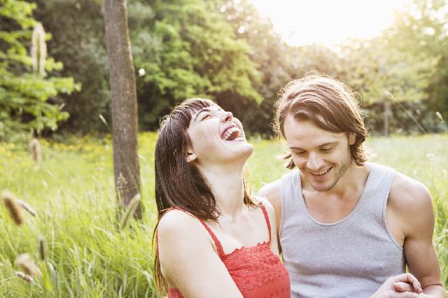 Pria, Ini 10 Tanda Cewek Sayang Padamu