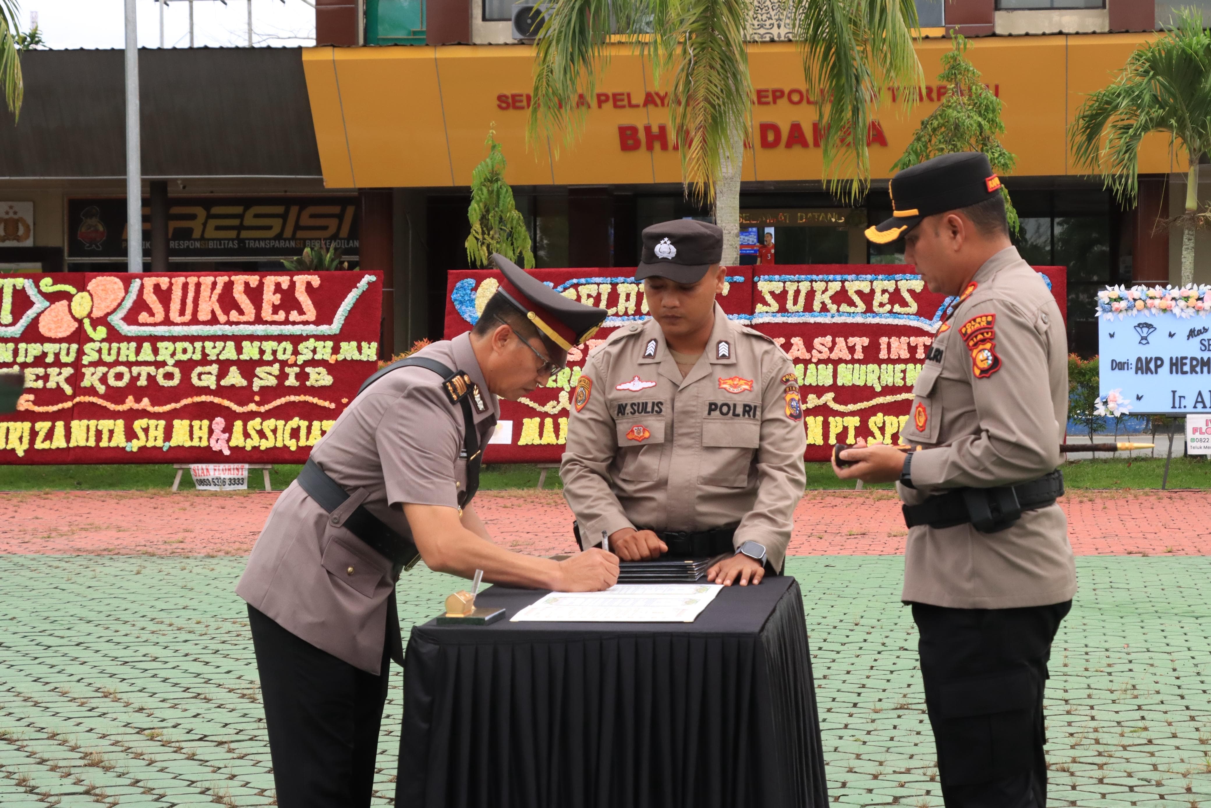 Lima Pejabat di Polres Siak Disertijabkan