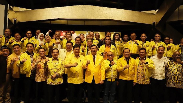 Airlangga Hartarto Umumkan Daftar Lengkap Pengurus Golkar 2019-2024