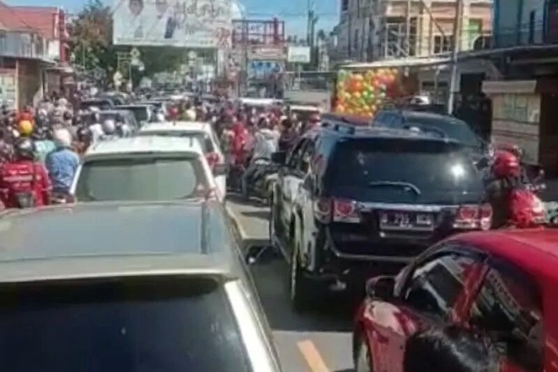 Diguncang Gempa M 5,8, Warga Mamuju Cari Tempat Ketinggian