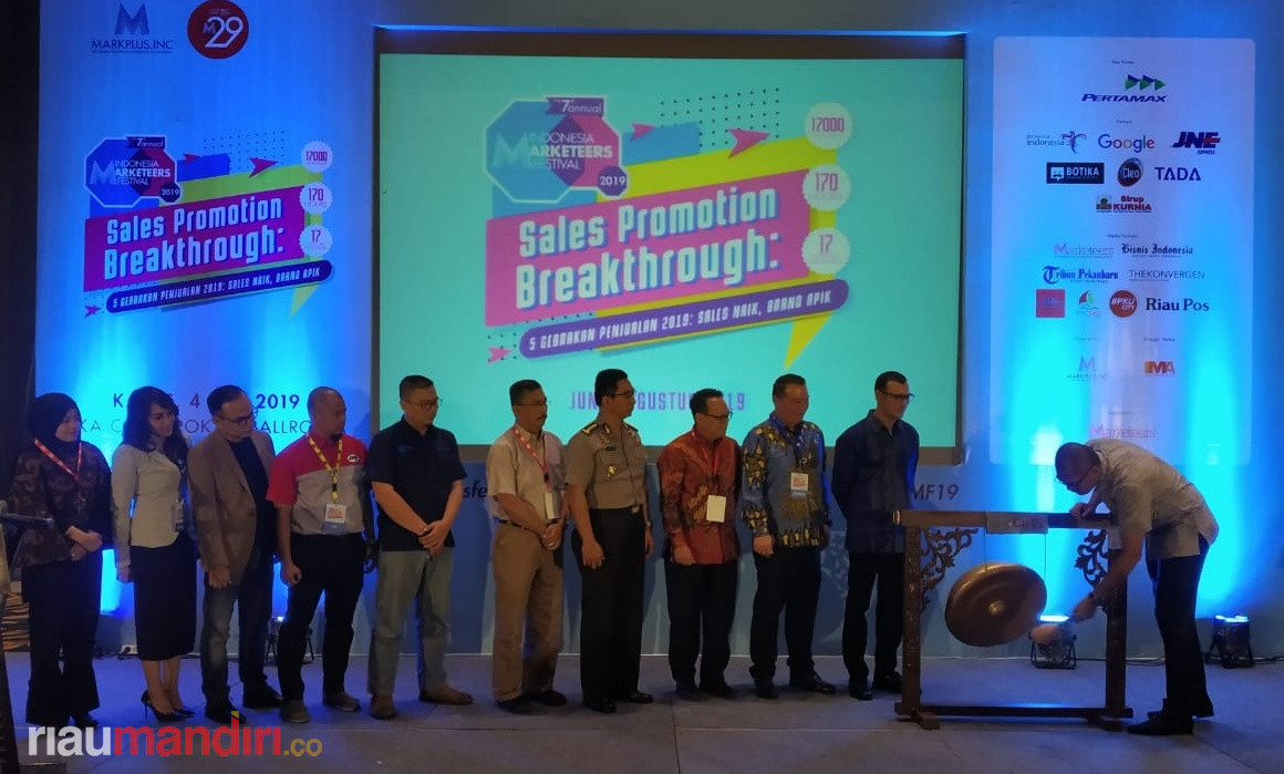 EGM Angkasa Pura II Pekanbaru Sabet Penghargaan The Best of The Best Marketeers of The Year