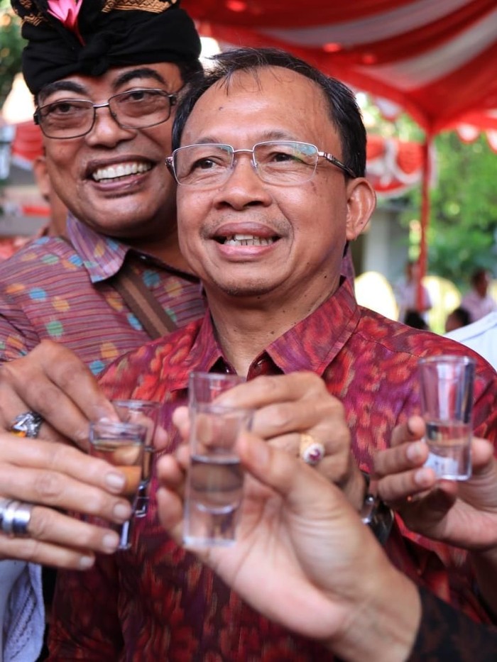 Gubernur Koster Sebut Arak Bali Terbukti Sembuhkan Pasien Corona