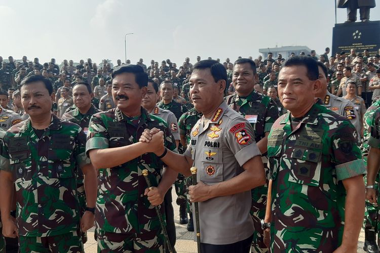 Panglima TNI: Pastikan Rakyat Bangga, Karena yang Berikan Kita Baret-Sepatu adalah Rakyat