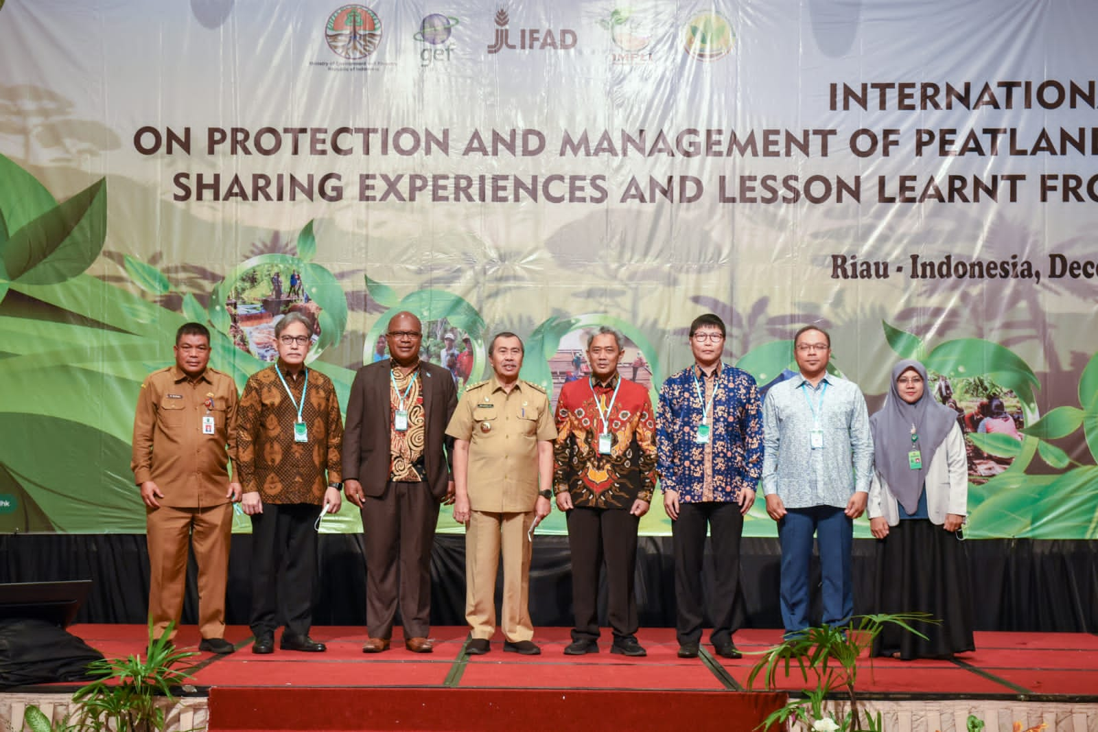 Kunjungi Riau, Dunia Belajar Keberhasilan Pengelolaan Gambut Indonesia