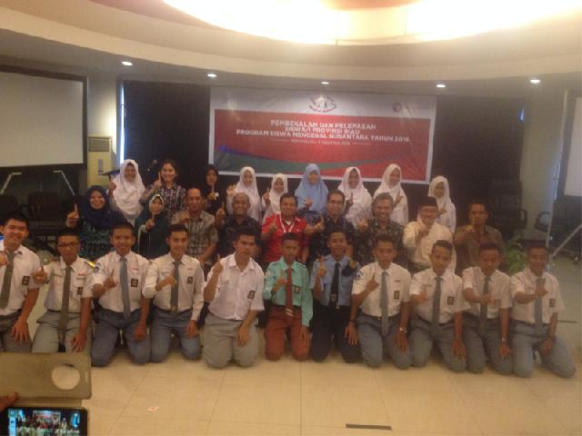 20 Pelajar Riau Berprestasi Dikirim ke Kalimantan Utara