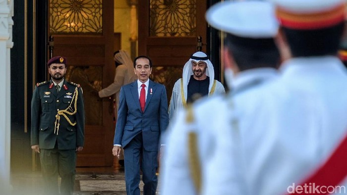 Jokowi Disambut Upacara Kenegaraan oleh Putra Mahkota Uni Emirat Arab