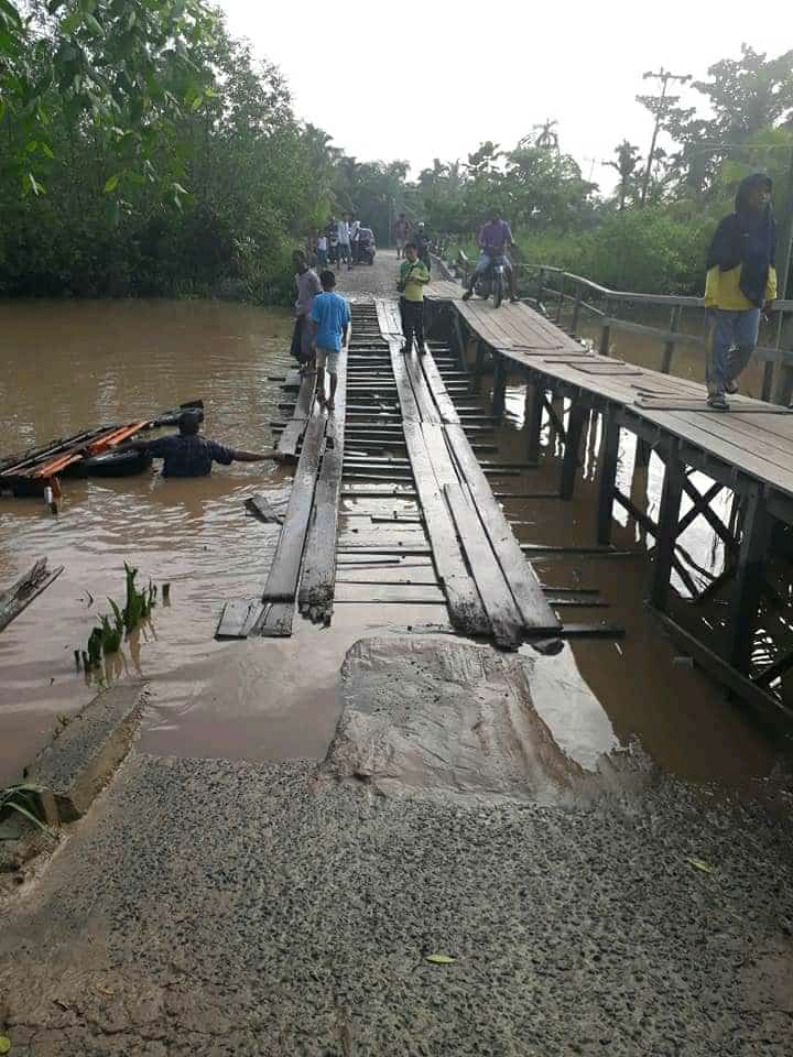 Bupati Wardan Bikin Lomba Pencapaian Desa, tapi Jembatan Rusak Tak Pernah Diperbaiki