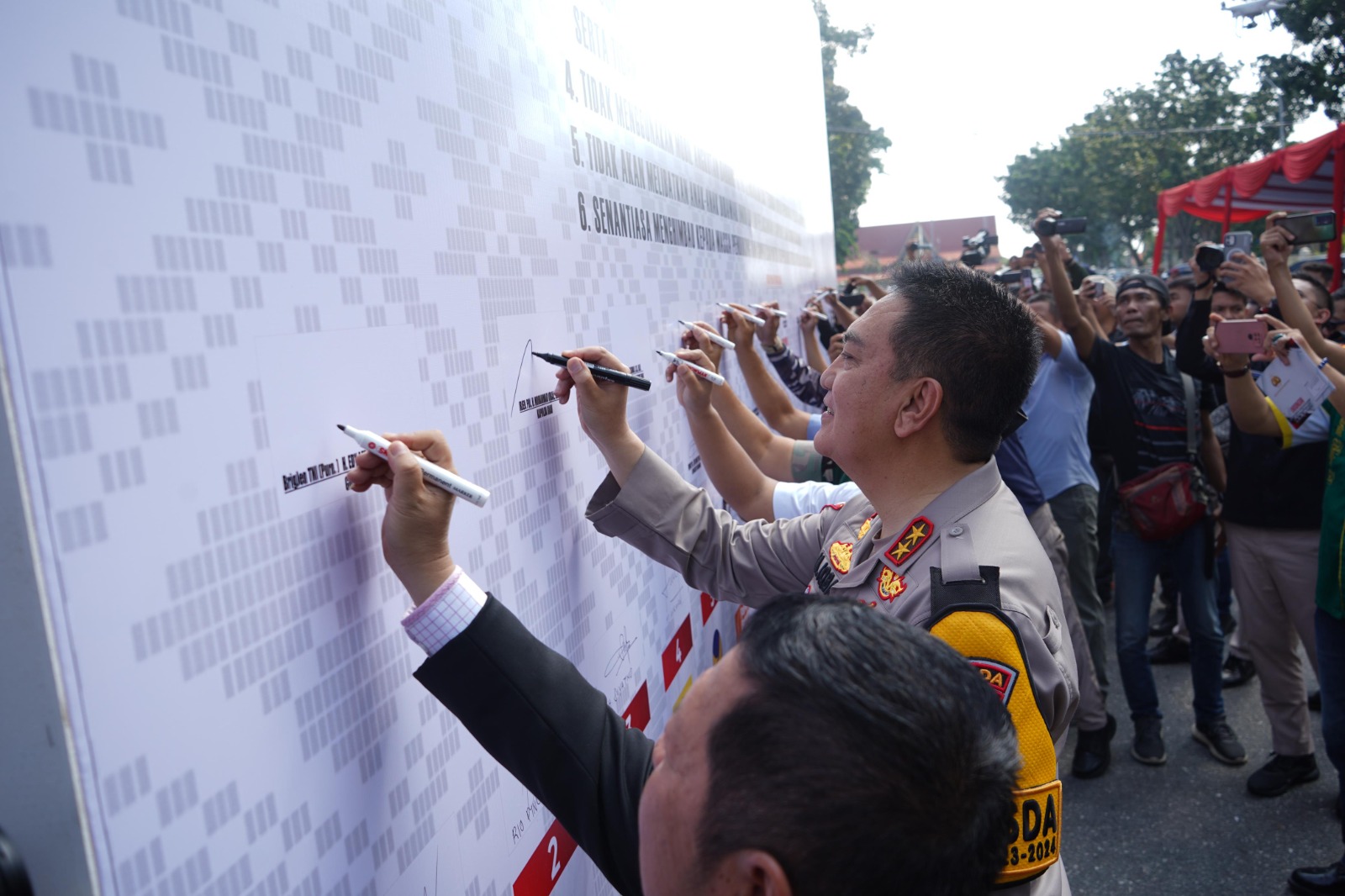 Polda Riau Deklarasi Bersama Wujudkan Pemilu Damai Berkeselamatan