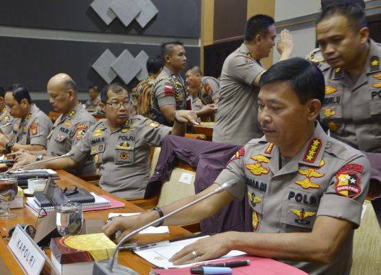 Komisi III DPR Larang Kapolri ke Istana