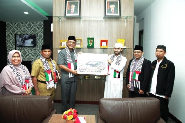 Bupati Kampar Terima Kunjungan Syekh dari Palestina