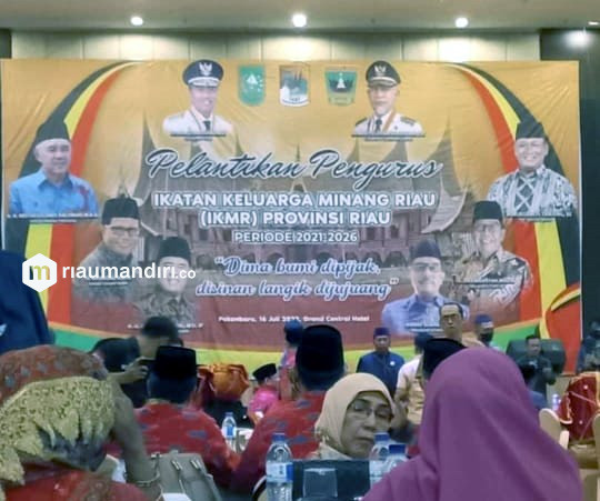 Dihadiri 2 Gubernur, Pengurus IKMR Provinsi Riau Periode 2021-2026 Resmi Dilantik