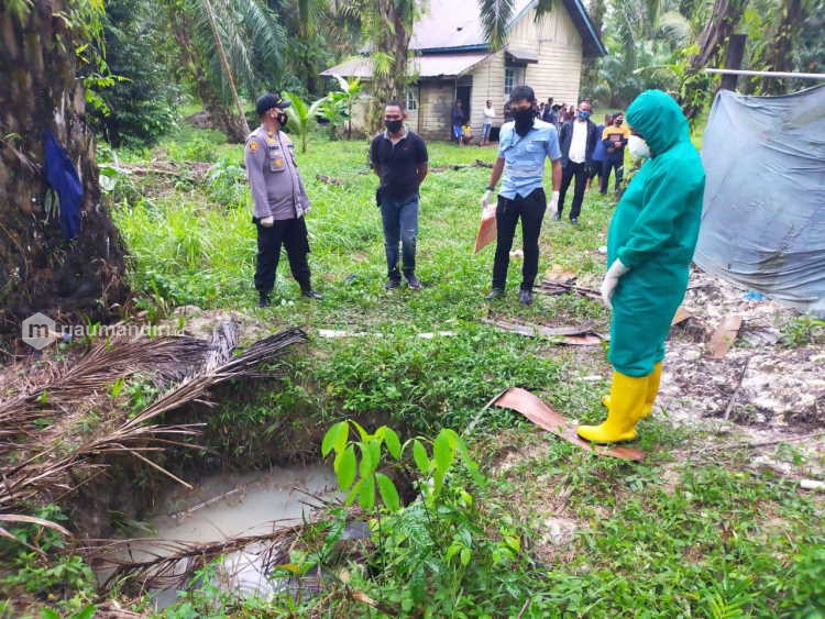 Pemilik Rental Mobil Korban Perampokan yang Ditemukan Meninggal di Perawang Dikebumikan
