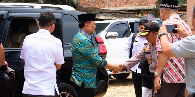 Keluarga Wiranto di Solo Syok Lihat Berita Penusukan