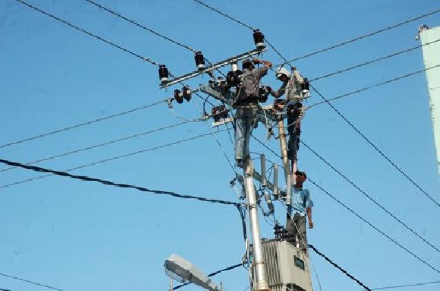 PLN Bangun Jaringan ke Tujuh Kampung