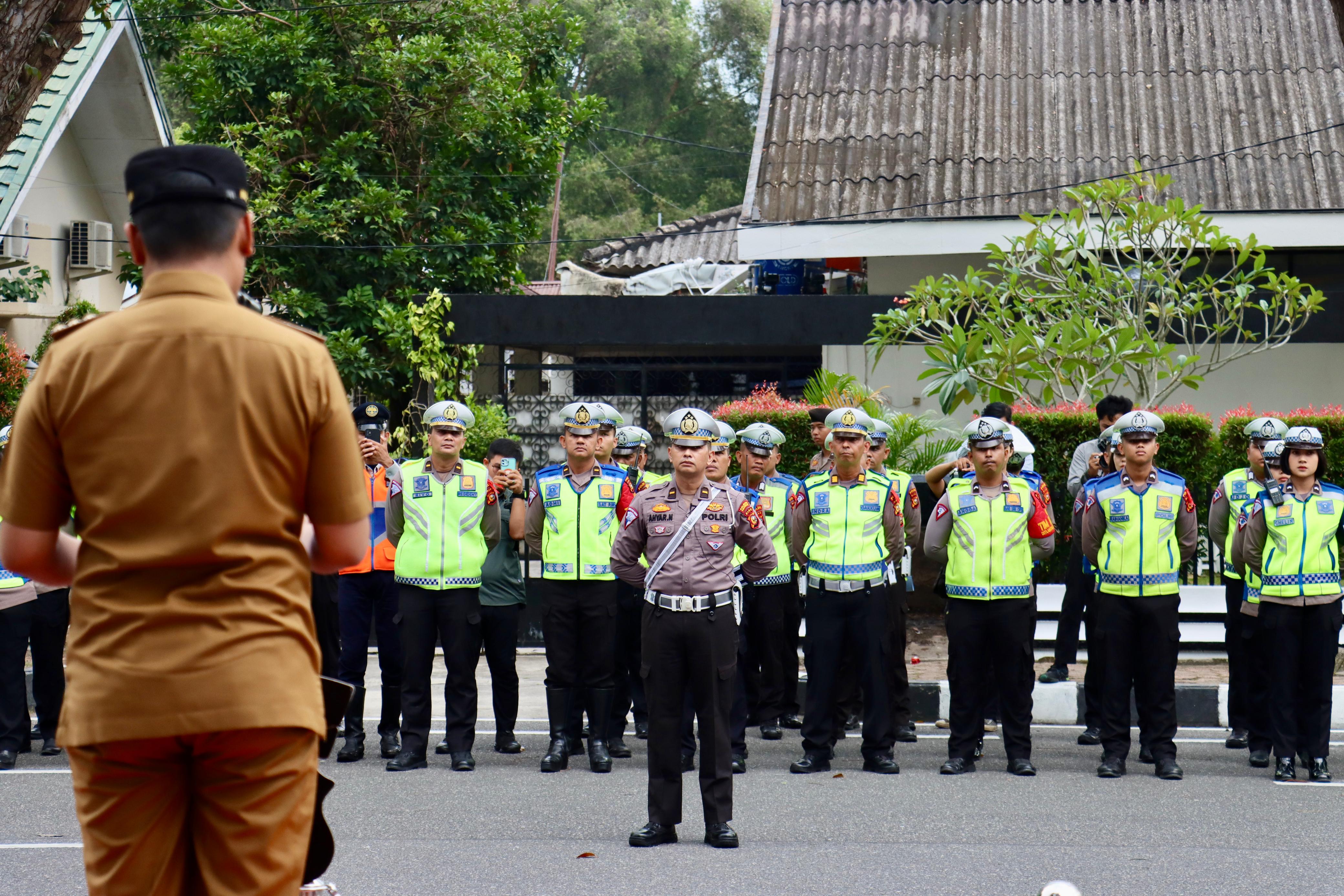 Ratusan Personel Amankan Pawai Takbir 1445 H di Pekanbaru