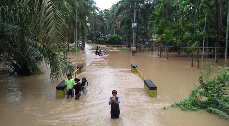 Banjir Meluas, Korban Bertambah, Pemkab Rohul Belum Dirikan Dapur Umum