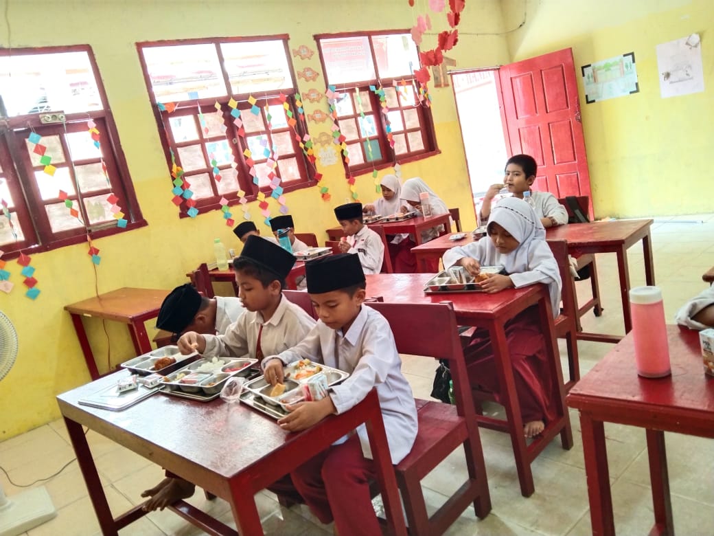 Bersama Tim BGN, Polres Siak Salurkan 6.804 Porsi Makanan