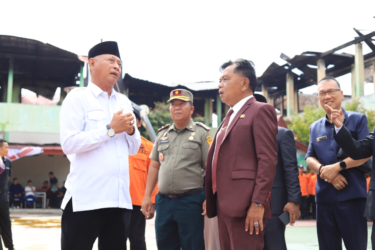 Bupati Asmar Tinjau SMAN 1 Tebing Tinggi Pasca Kebakaran, Proses Belajar Tetap Berjalan