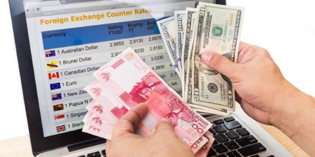 Rupiah Dibuka Pada Level Rp13.758 per Dolar AS