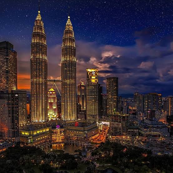 Raja dan Ratu Malaysia Positif Covid-19