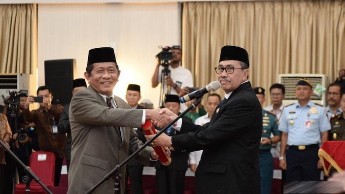 Kerabat hingga Ajudan Gubernur Riau dan Sekdaprov Isi Sejumlah Jabatan di Pemprov Riau