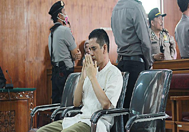 Dosen Unand Batal Dihukum Seumur Hidup