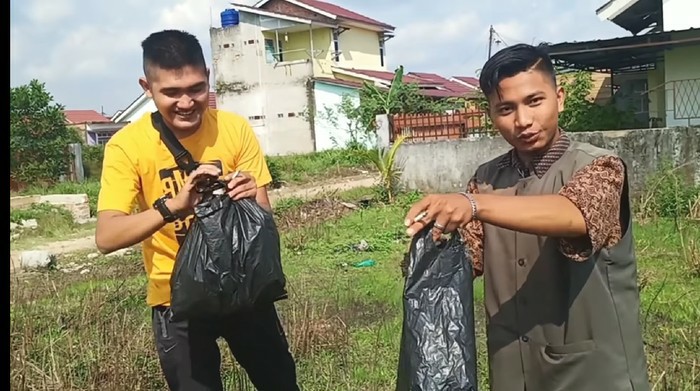 Korban Prank Daging Kurban Isi Sampah Ternyata Ibu Kandung Tersangka YouTuber Edo