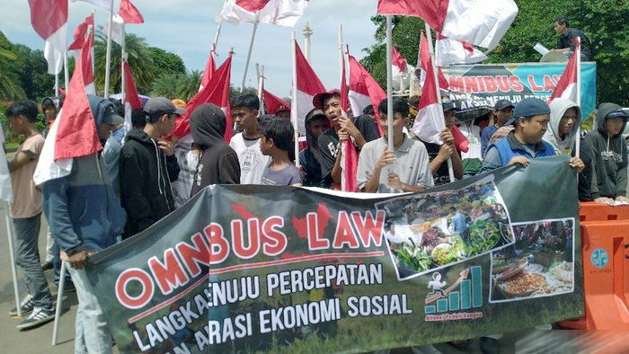 Sekelompok Massa Dukung Omnibus Law Juga Gelar Aksi di Monas