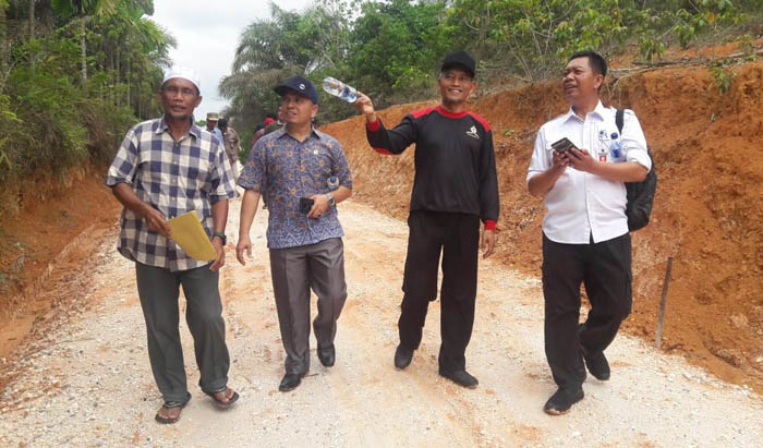 Reses, Sabarudi Bersama Wakil Walikota dan Kadis PUPR Pekanbaru Kunjungi TPU Mayang Sari 2 