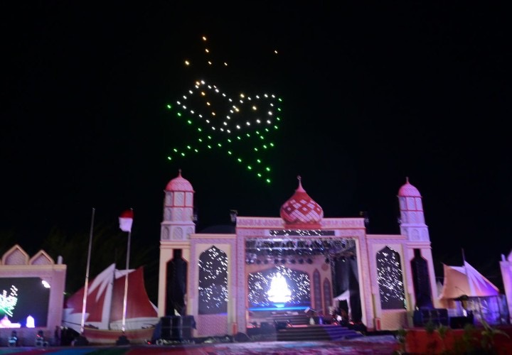 Formasi Drone Hiasi Langit Bengkalis di Malam Pembukaan MTQ ke-43