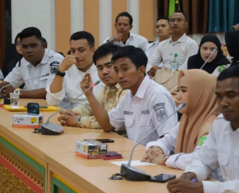 Honorer Riau Non-Database Unjuk Rasa ke Jakarta