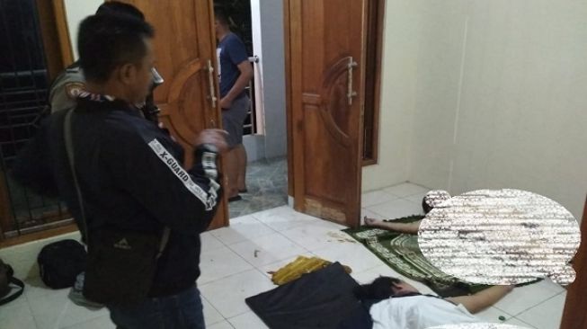 Kasus Mayat di Sajadah, Dukun AMC Minta Korban Blender Racun Tikus Lalu Diminum