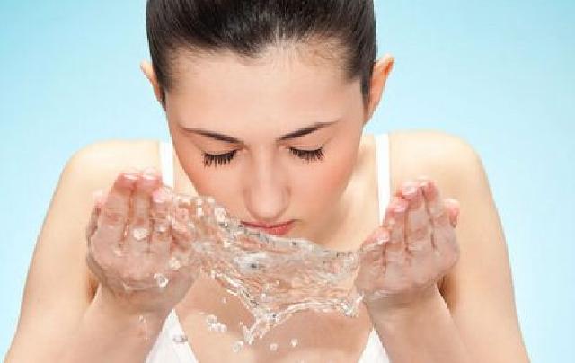 7 Tips Sederhana Mencuci Wajah Dengan Tepat