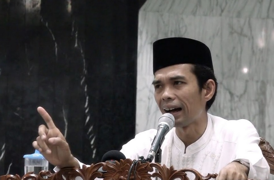 Merayakan Malam Tahun Baru Menurut Ustaz Abdul Somad