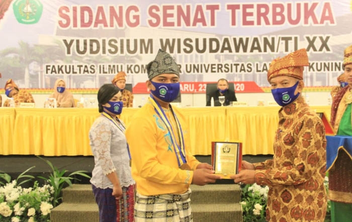 Penerima Beasiswa Pemprov Riau, Gharim Musala Ini Jadi Pemuncak Yudisium Fasilkom Unilak