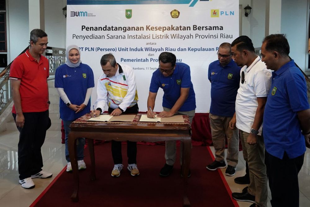 Gubri Tandatangani Komitmen Bersama PLN Dukung Program Riau Hijau