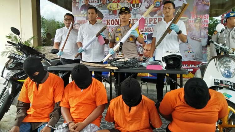 Bentrok Polisi dan OTK Karena Salah Paham, 4 Anggota Geng Motor Jadi Tersangka