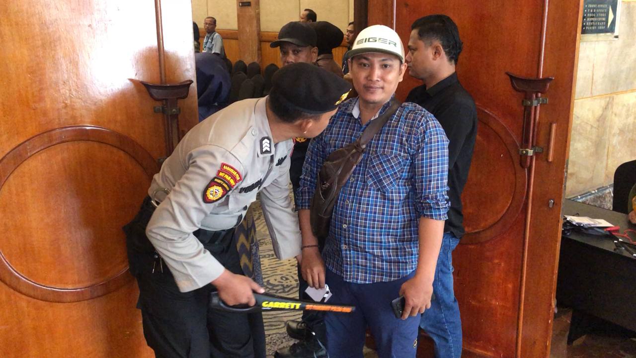 490 Personel Siaga di Rapat Pleno KPU Pekanbaru, Masuk Ruangan Diperiksa Metal Detektor