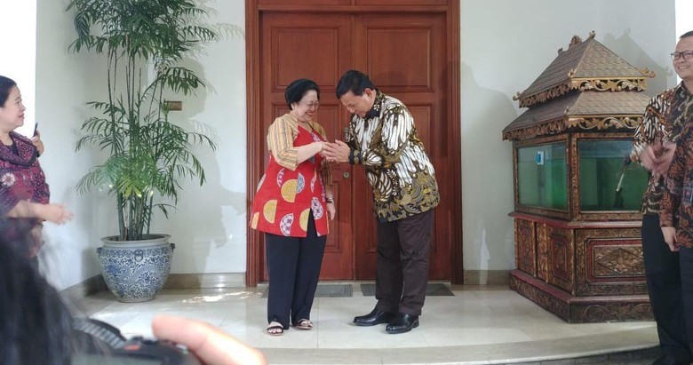 Prabowo: Terima Kasih Nasi Gorengnya Bu, Kami Tunggu Jalan-jalan ke Hambalang